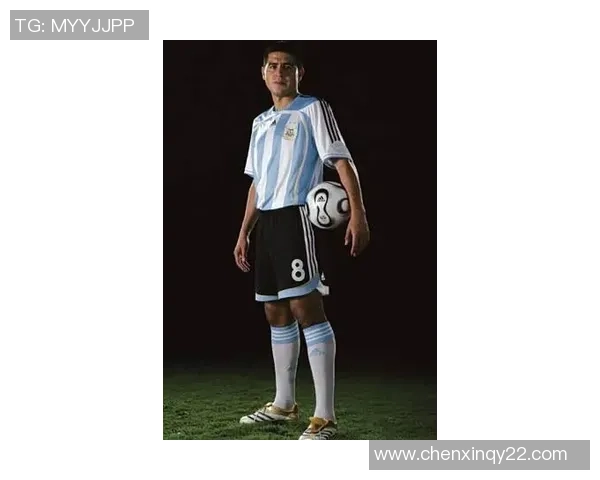 足球明星背什么包最时尚最实用让你也能成为潮流引领者